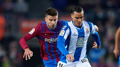 Piqué y De Tomás en el último Barcelona-Espanyol (Foto: Getty).