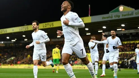 Sterling anotó un hat-trick y Manchester City goleó a Norwich.