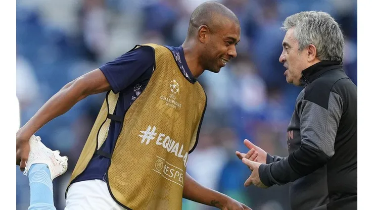 Fernandinho y Juan Manuel Lillo en Manchester City.