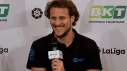 Forlán se vuelve a poner los cortos para retornar al fútbol.