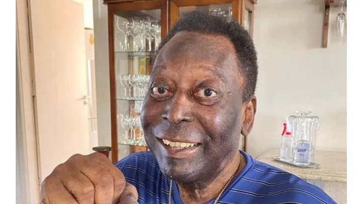 Pelé se muestra tras varios rumores sobre su salud.