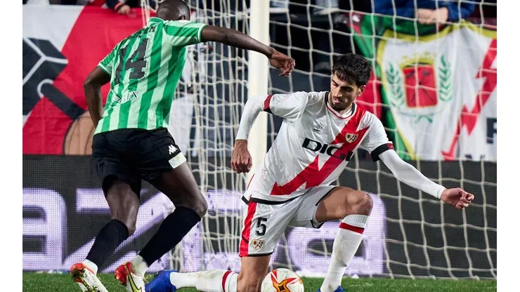Momento del caño de William Carvalho.