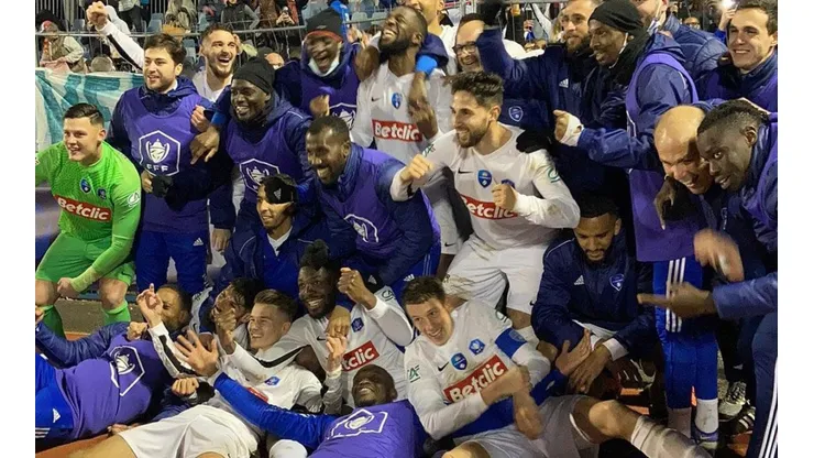 Versailles festeja su paso a semifinales.