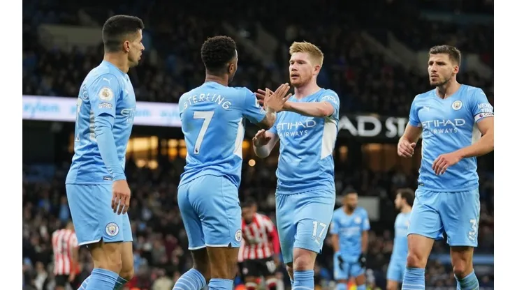 Manchester City triunfa en casa ante Brentford.