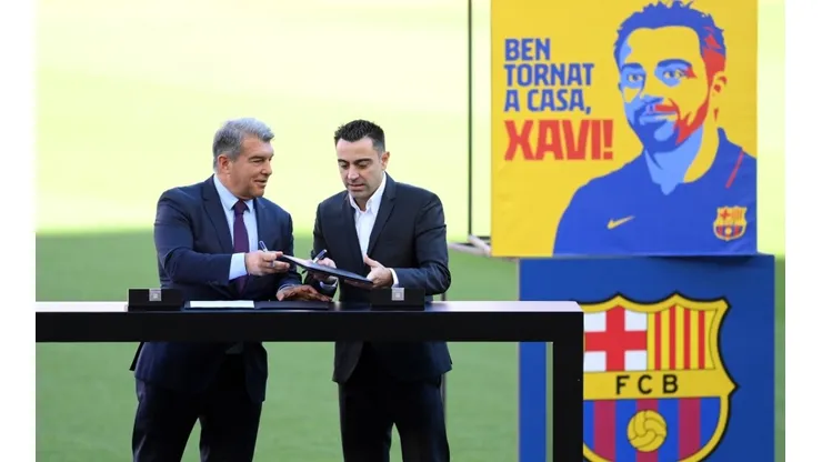 Joan Laporta y Xavi Hernández, presidente y entrenador del Barcelona.