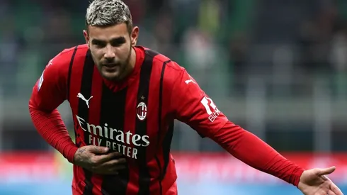 Theo Hernández, renovado.