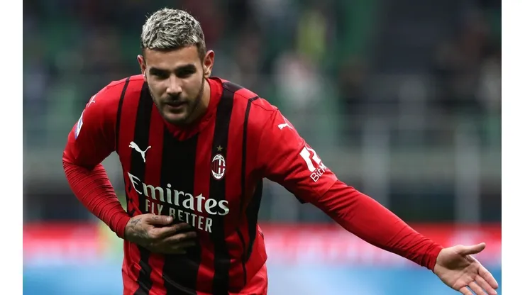 Theo Hernández, renovado.
