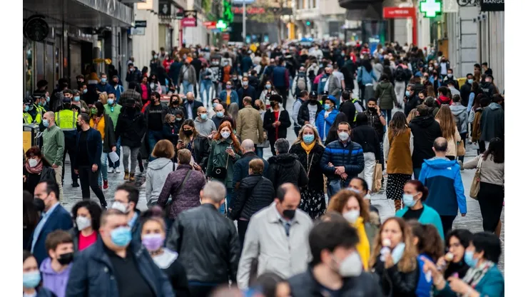 El uso de mascarilla deja de ser obligatorio en España (Getty images).