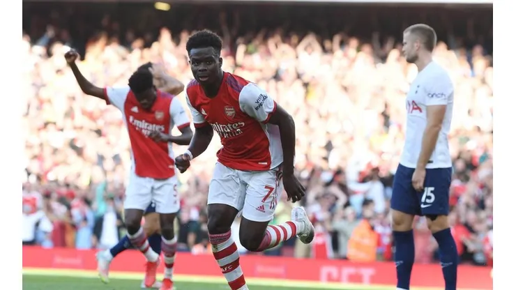 Arsenal trollea a Tottenham con sus títulos.