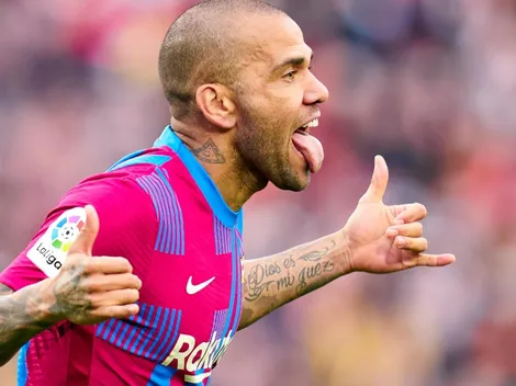 Dani Alves alcanzó una nueva marca con el gol al Atleti