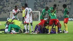 Acción de juego entre Burkina Faso y Camerún.