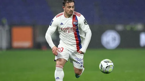 Shaqiri en acción con Lyon.