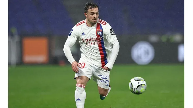 Shaqiri en acción con Lyon.