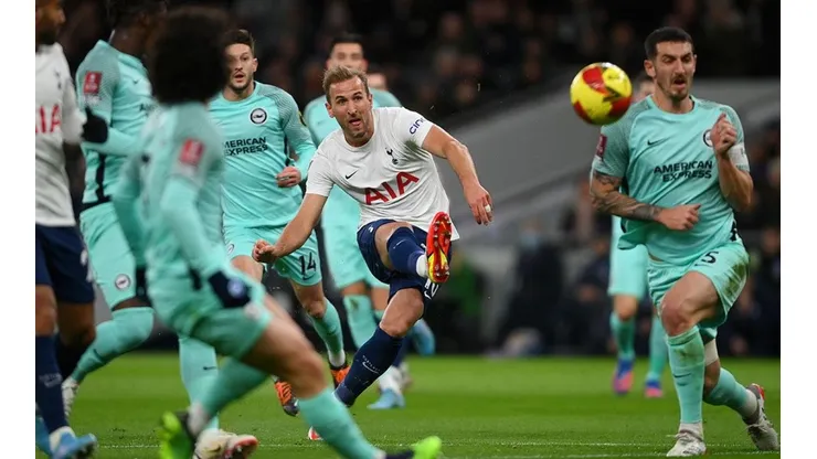 Harry Kane en acción con Tottenham.
