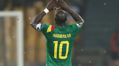 Festejo de gol de Camerún.