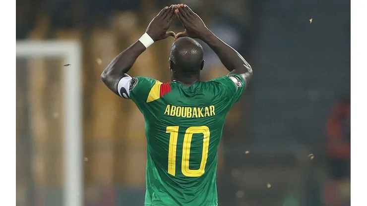 Festejo de gol de Camerún.