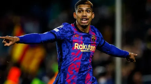 Ronald Araújo y una nueva oferta de la Premier League.