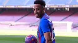 Auba en presentación con Barcelona.