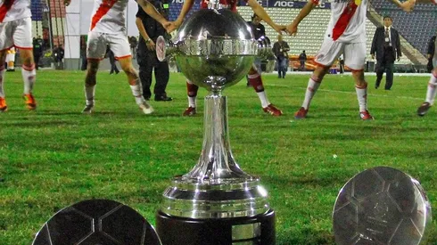 Trofeo de la Copa Libertadores Sub-20.