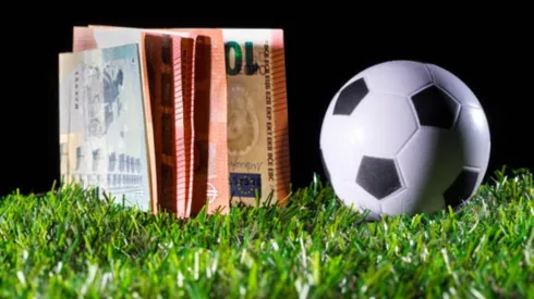 Fútbol y dinero.