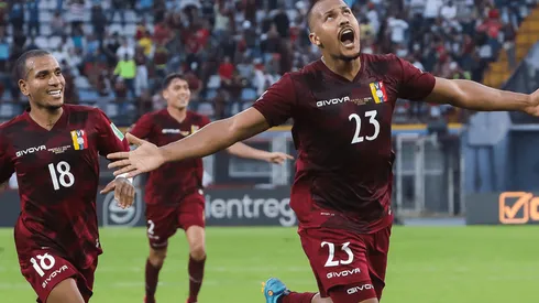 Salomón Rondón en festejo de gol.