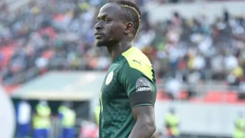 Sadio Mané anotó un golazo 'mareado' para clasificar a Senegal a cuartos de Copa África.