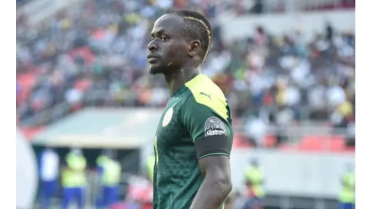 Sadio Mané anotó un golazo 'mareado' para clasificar a Senegal a cuartos de Copa África.