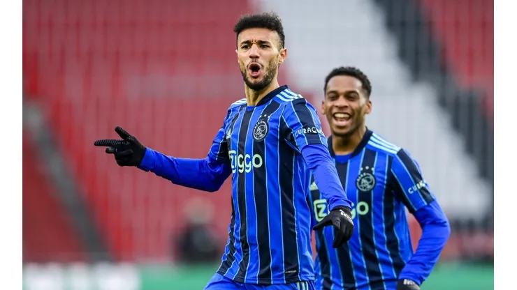 Noussair Mazraoui acelera su salida de Ajax.