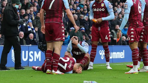 Momento de la agresión con botella a Digne.