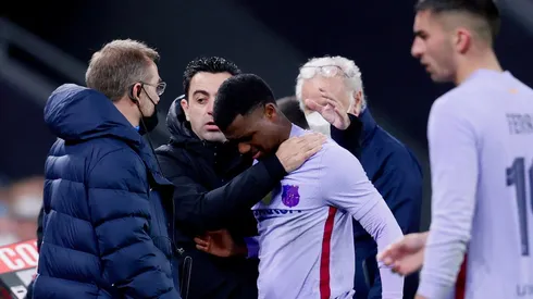 Ansu Fati se retiró llorando del campo de juego.