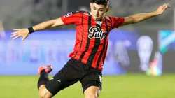 Julio Enciso en acción con Libertad.