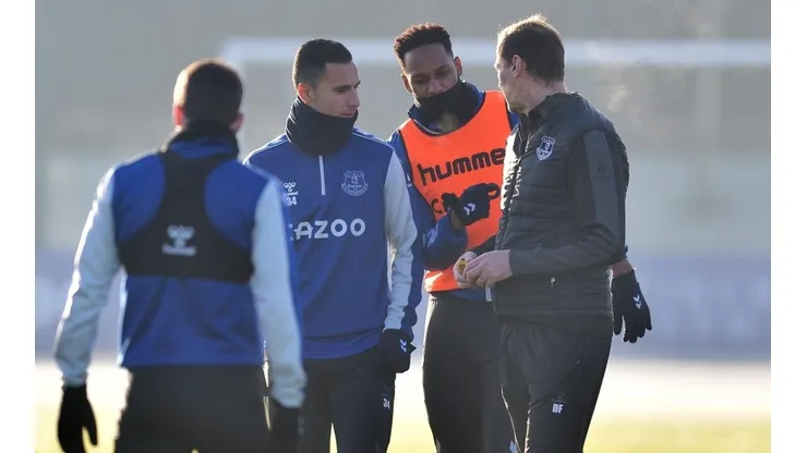 Everton anunció la llegada de un entrenador interino.