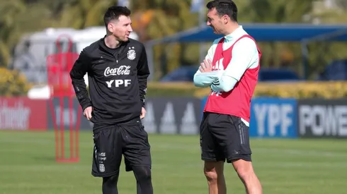 Messi y Scaloni.