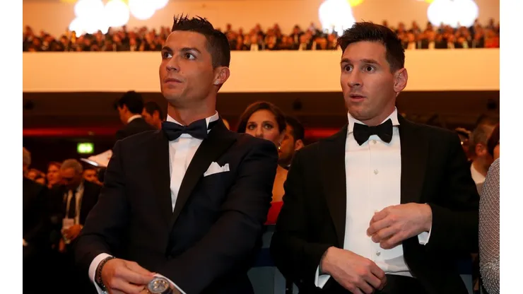 Cristiano y Messi compartiendo galas y homenajes.