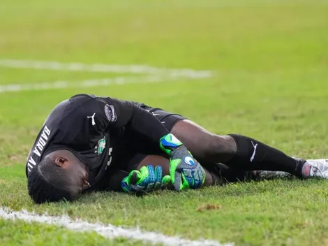 VIDEO | El arquero de Costa de Marfil tuvo un error insólito y ¿se hizo el lesionado?