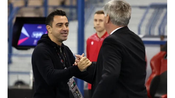 Xavi Hernández y Carlo Ancelotti, entrenadores de Barcelona y Real Madrid.