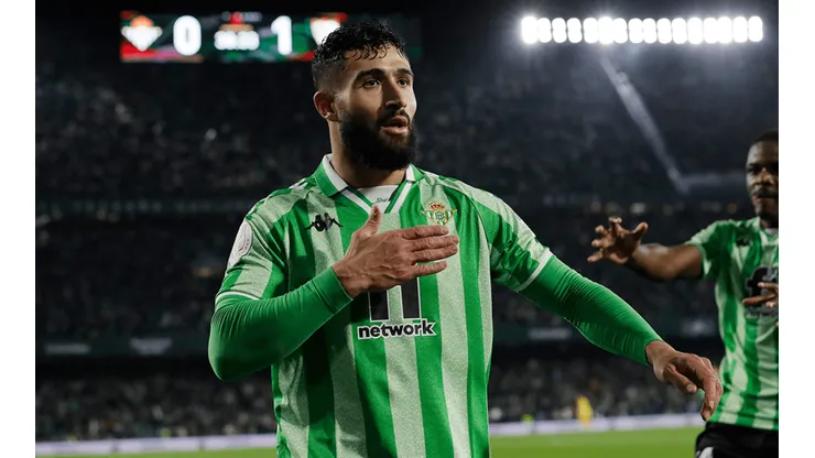 Festejo de gol olímpico de Fekir.
