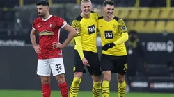 Festejo de gol entre Haaland y Meunier.