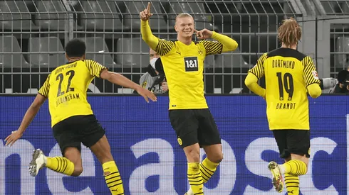 Festejo de gol de Borussia Dortmund.