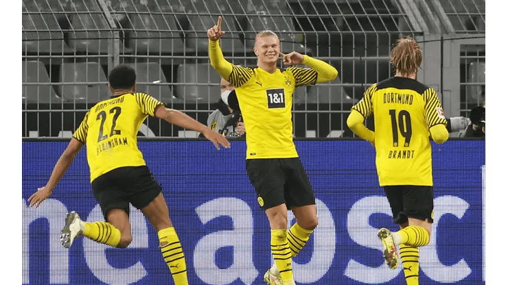 Festejo de gol de Borussia Dortmund.