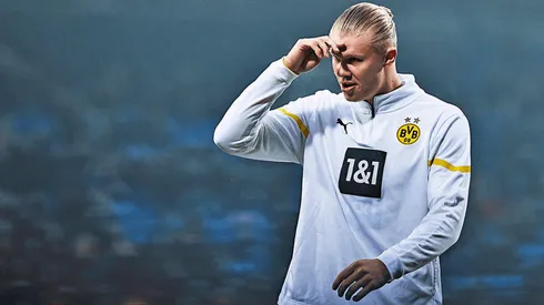 Haaland en calentamiento con Borussia Dortmund.