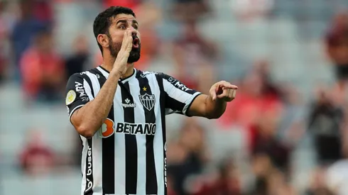 Diego Costa en un encuentro con Atletico Mineiro.