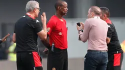 Protestas en contra del árbitro central.