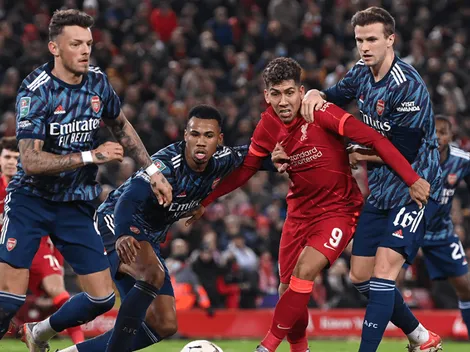 Liverpool no pudo contra Arsenal que jugó gran parte del partido con uno menos