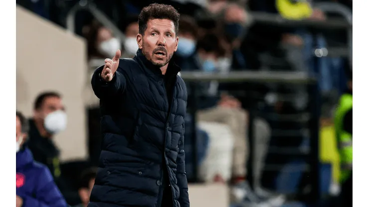 Diego Simeone en dirección de Atlético.