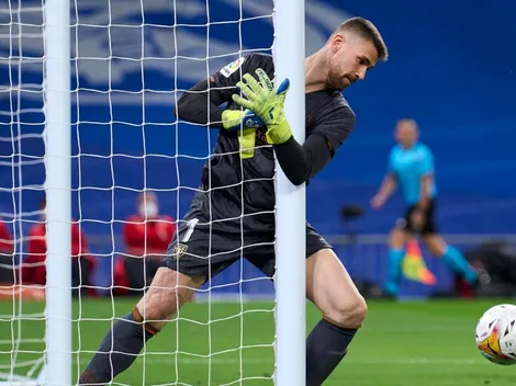 Cabezazo, palo y espalda de Unai Simón: el fortuito gol de Atlético de Madrid