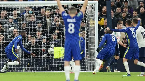 Festejo de gol de Chelsea.