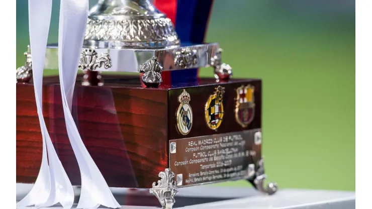 Trofeo de la Supercopa de España.