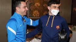 Xavi recibió a Pedri, quien forma parte de la convocatoria para la Supercopa.