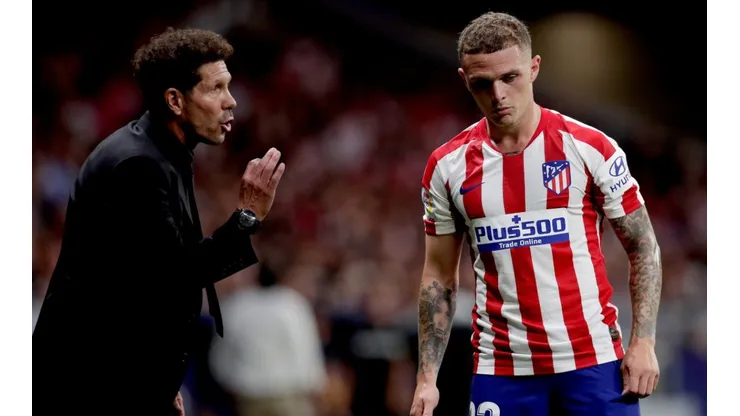 Diego Simeone y Kieran Trippier en un encuentro con Atlético de Madrid.
